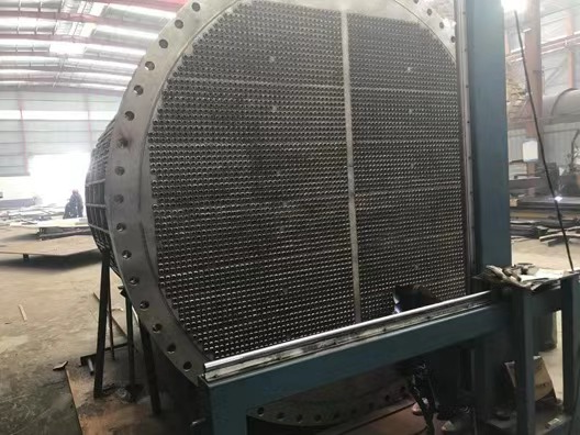 Pressure vessel heat exchanger