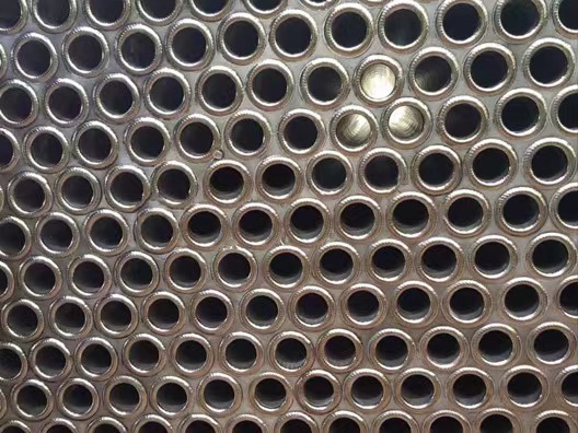 Pressure vessel heat exchanger