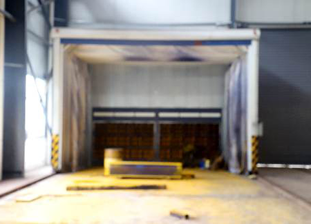 Retractable automatic paint booth: 4000mm x 12000mm